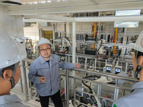 錨定現(xiàn)代化 改革再深化丨工廠搬進(jìn)學(xué)校 工匠走進(jìn)教室 長(zhǎng)春市產(chǎn)教融合助力振興汽車(chē)城鉆采工程技術(shù)服務(wù)